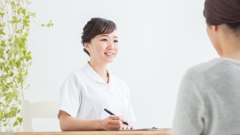上野駅前婦人科クリニック看護師と患者の問診イメージ